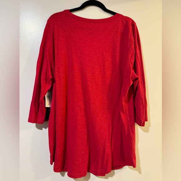Torrid NWT Disney 3/4 sleeve v neck red shirt - Picture 5 of 5